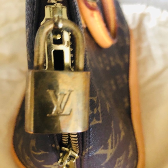 EUC Authentic Louis Vuitton in excellent condition - Picture 7 of 15